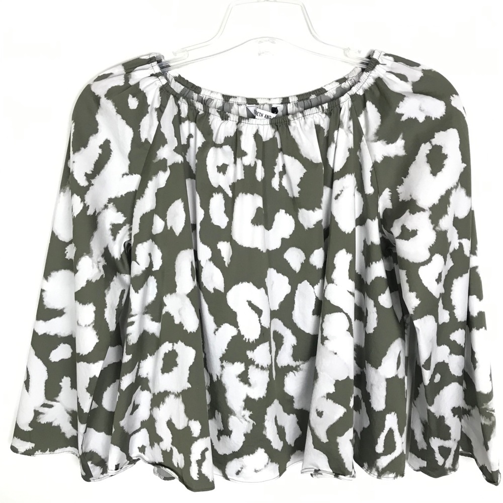 Elizabeth & James flowy long sleeve blouse medium